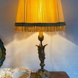 Lampe style Art Nouveau en métal doré et tissu plissé