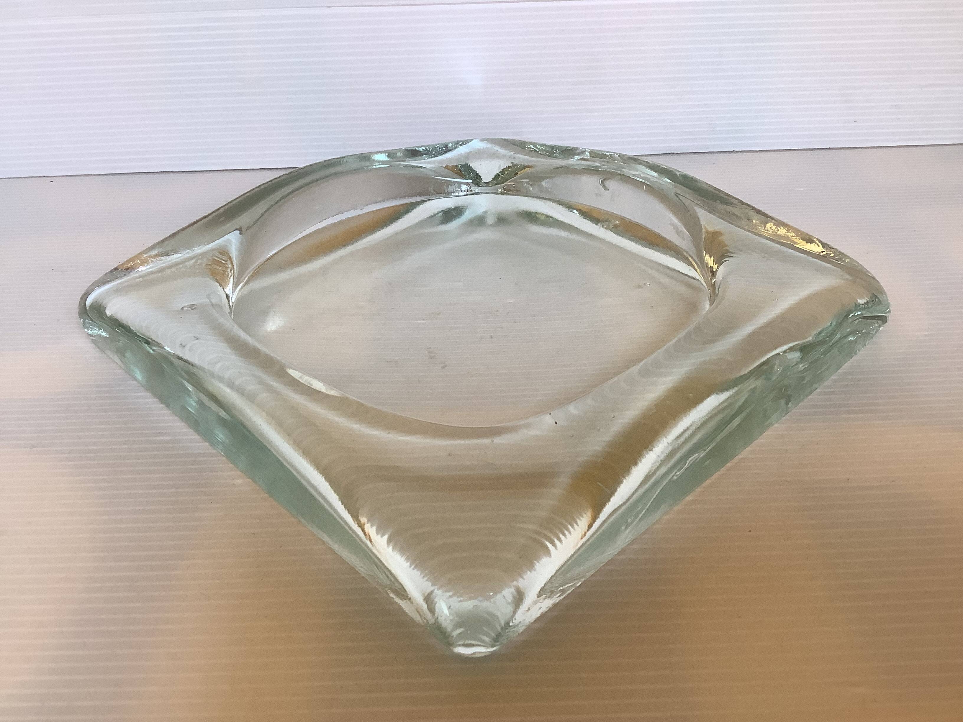 Coin tray in the shape of a catch-all.