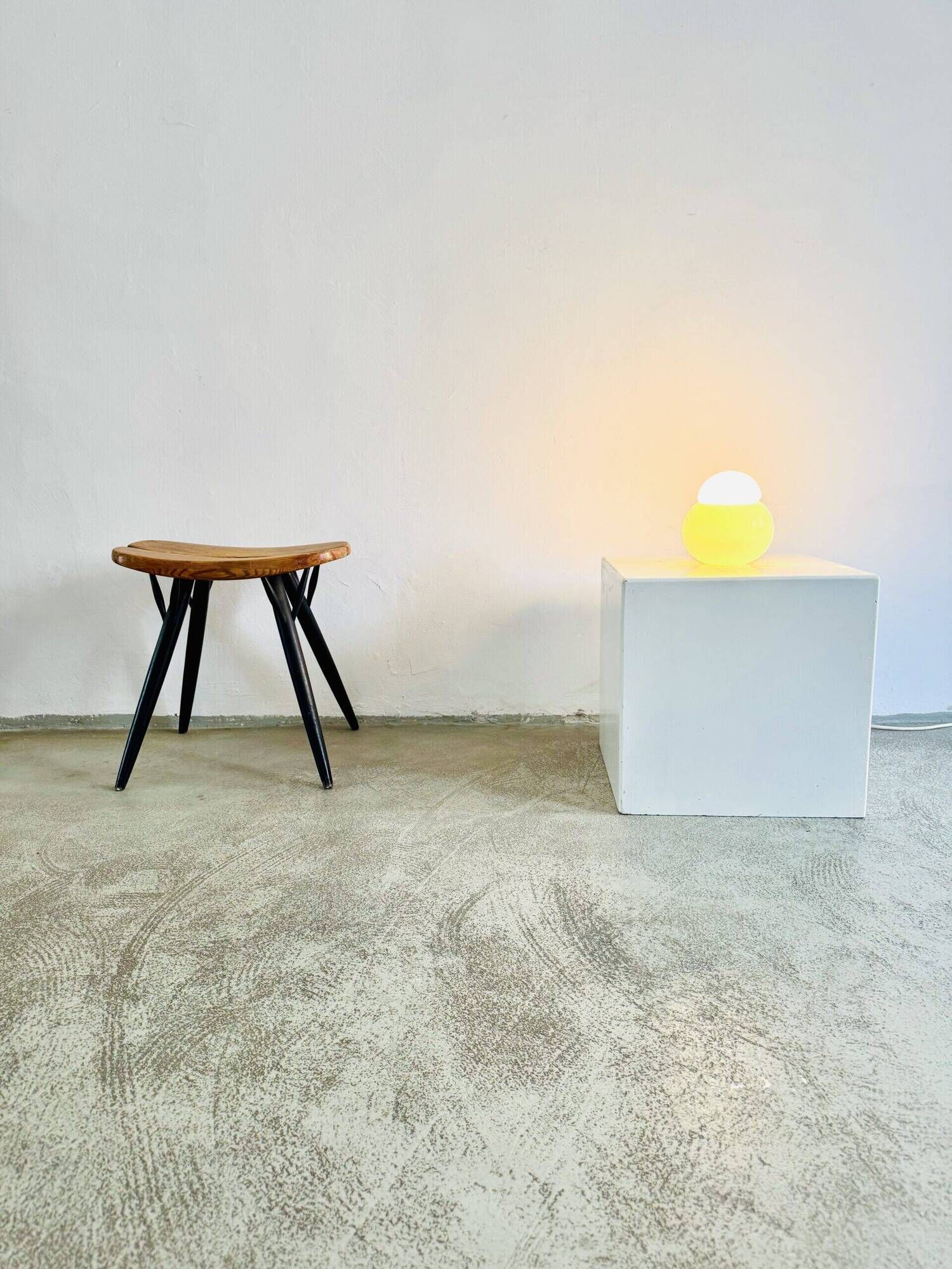 Daruma Picolla Model 5028 Milk Glass Sphere By Sergio Asti For Candle Milano, Italy 1980S