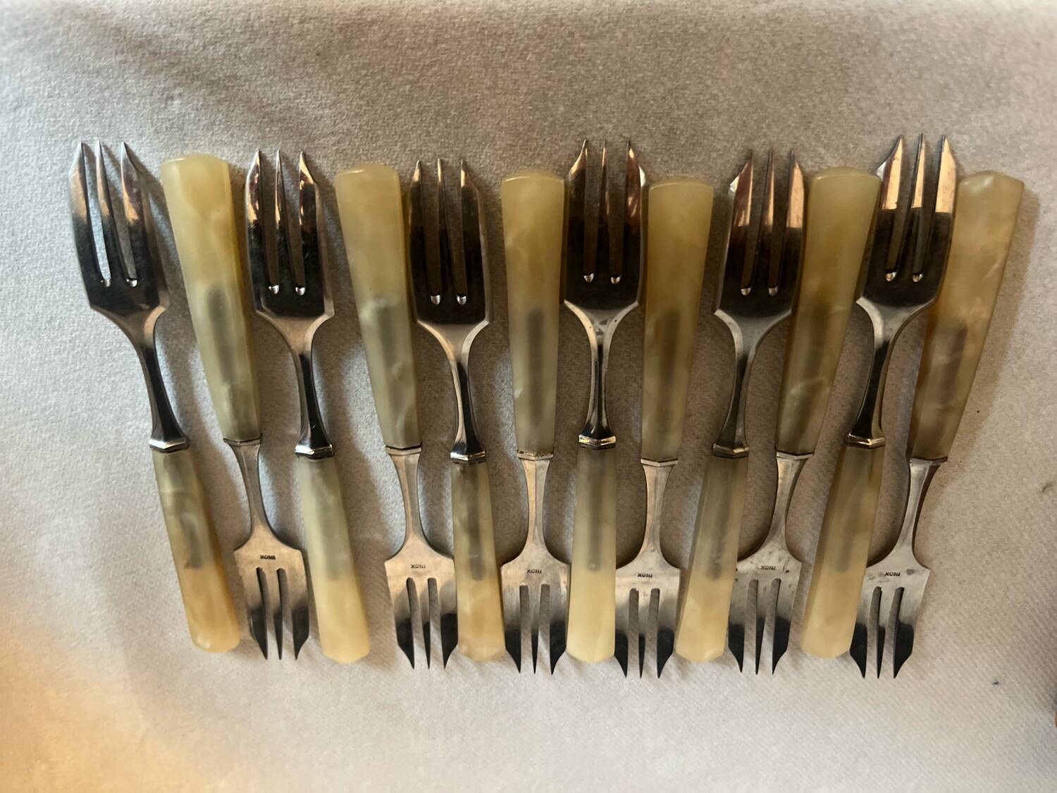 12-piece dessert cutlery set