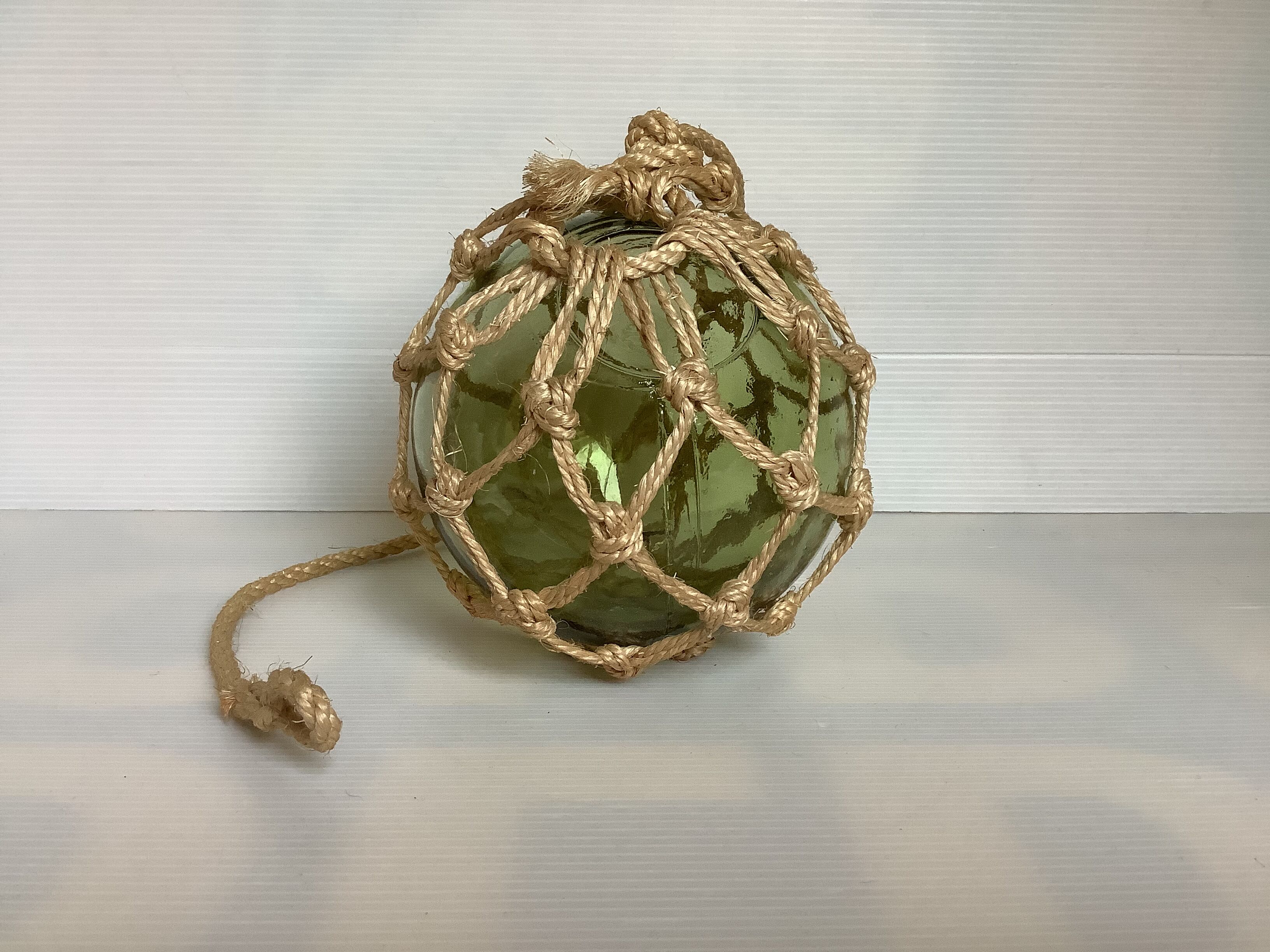 Sailor's ball in float glass