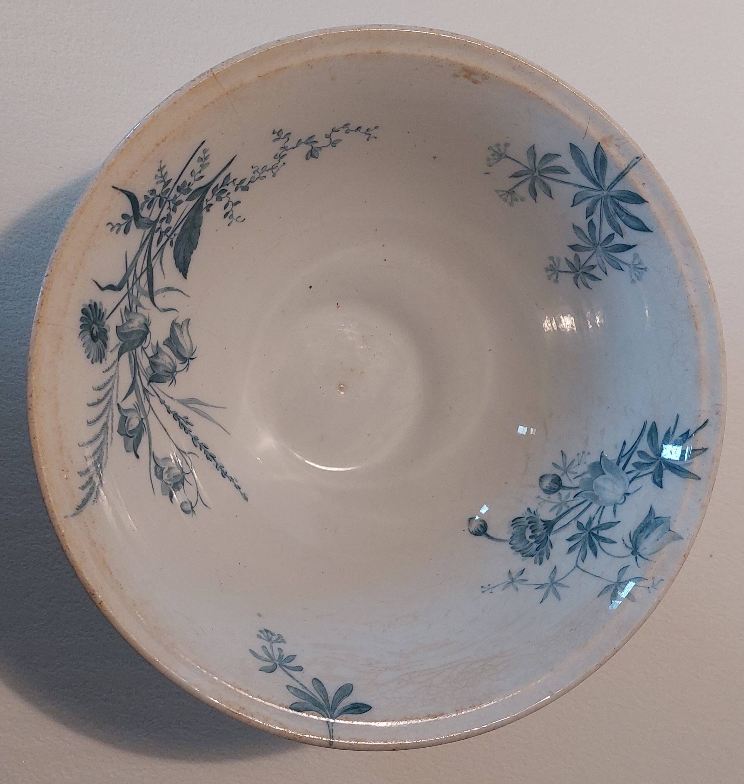 Salad bowl villeroy and boch wallerfangenx 19 century