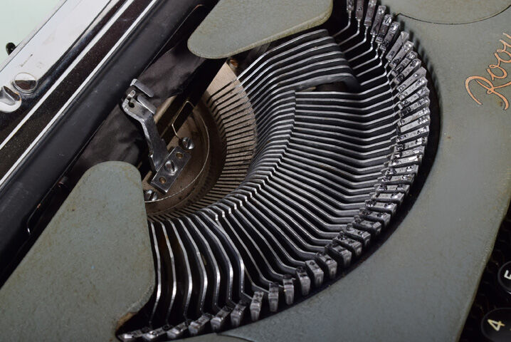 ROOY portable typewriter