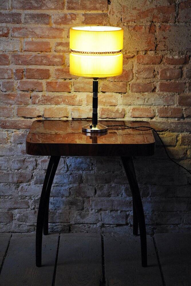 Lampe de table tchèque Art Déco en acier chromé, hêtre et parchemin, années 1940