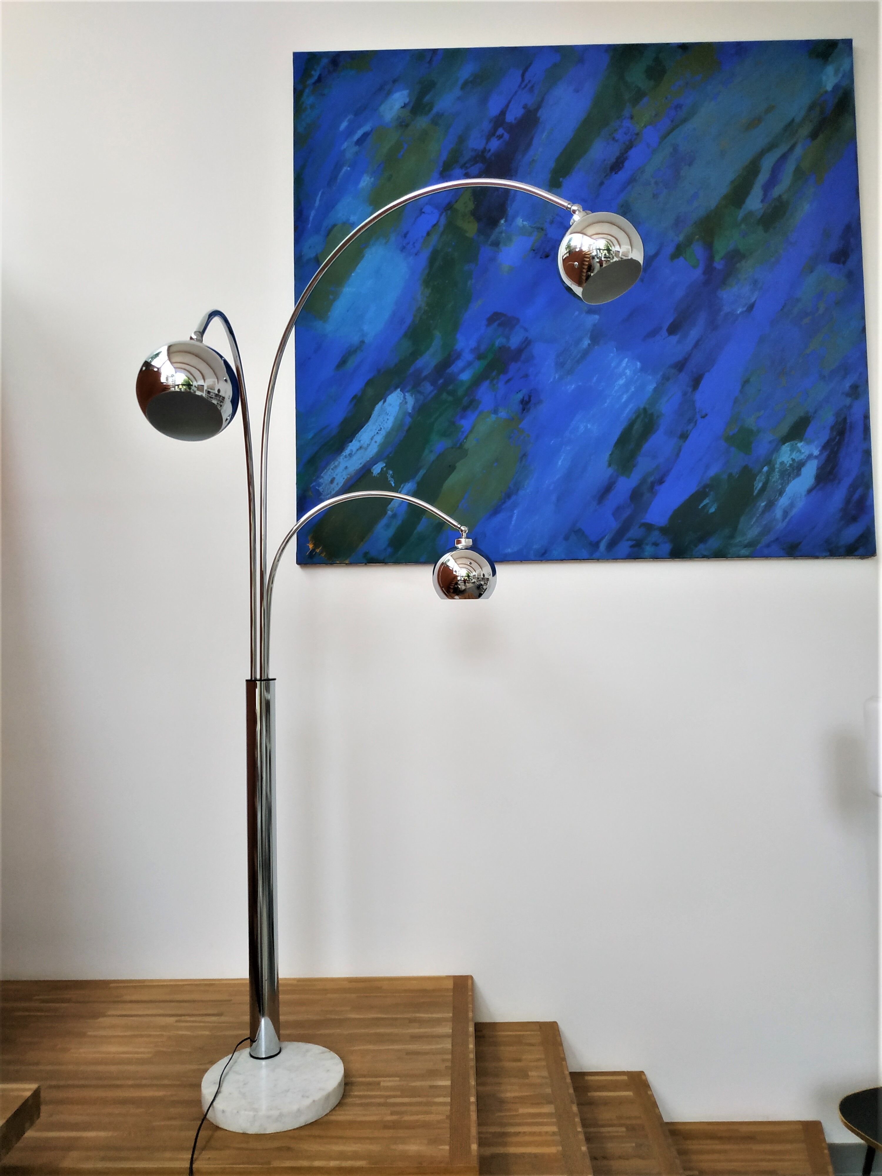 Floor lamp "Lily of the valley" in chromed metal by G. Reggiani 70s