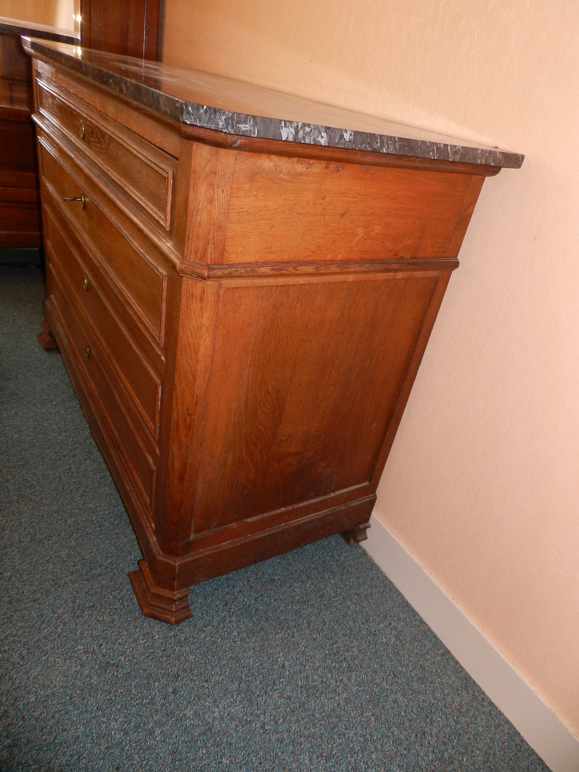 Chest of drawers with marble