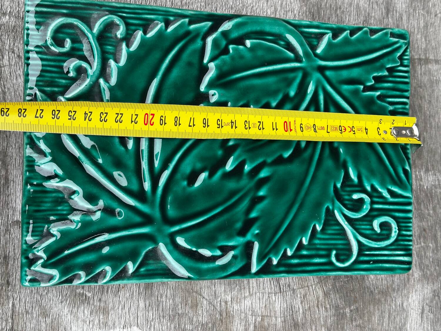 Green Ceramic Trivet with Leaf Decoration - Art Deco Period 1