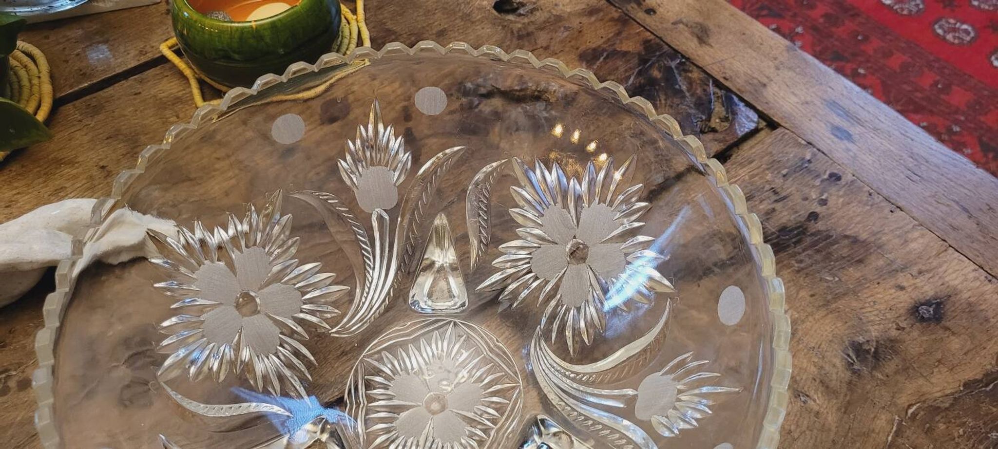 Coupe sur pied en verre moulé 50's