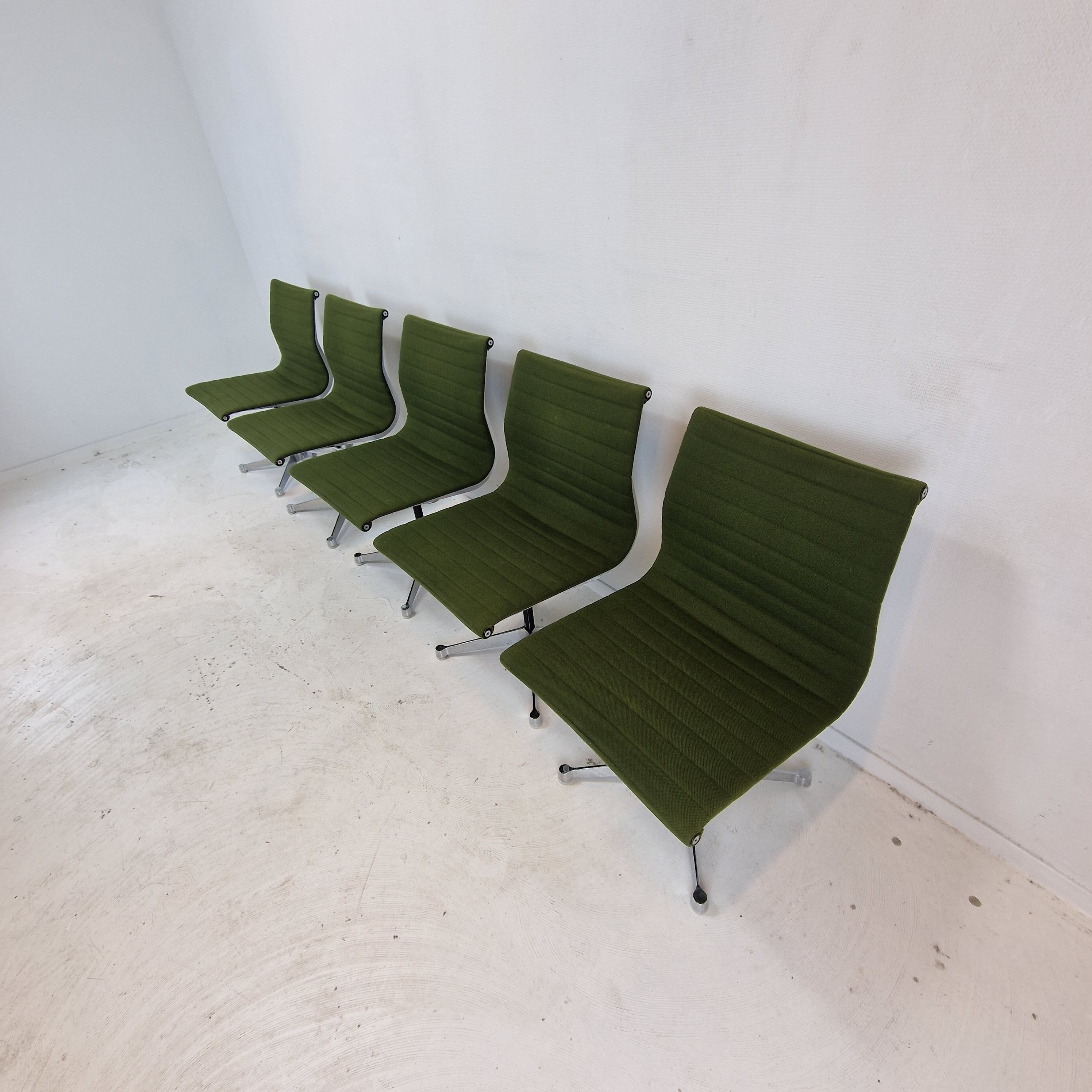 Set of 5 Model EA 105 Chairs by Eames for Herman Miller, 1970's