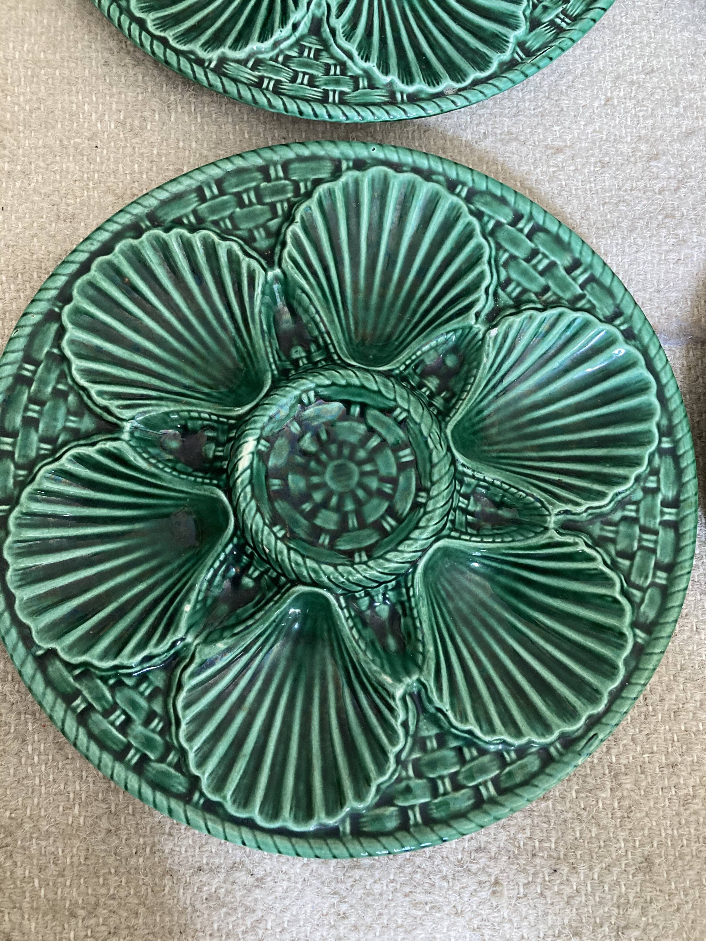 Lot de 4 assiettes à huîtres en barbotine