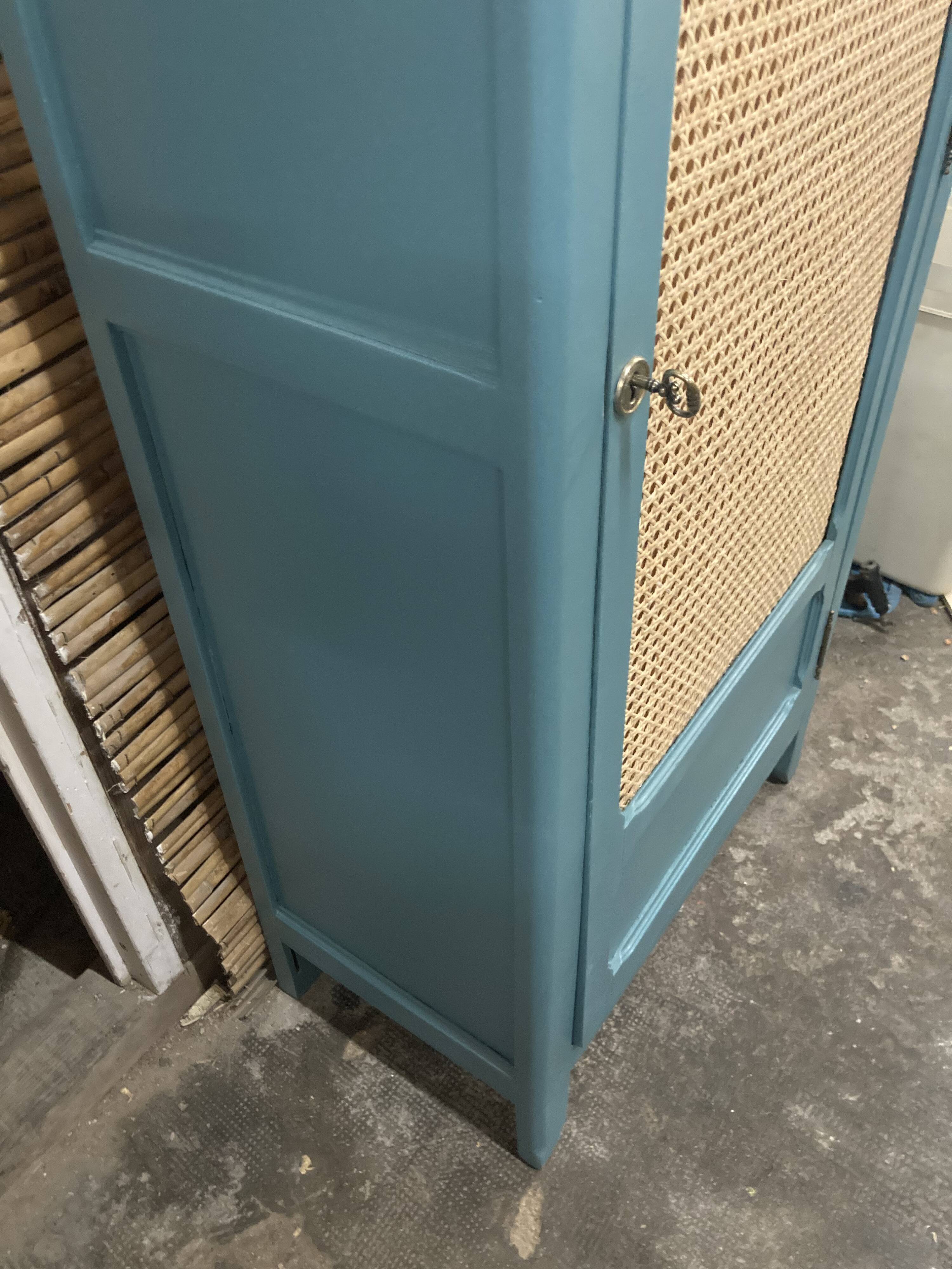 Wardrobe parisenne cannage vintage