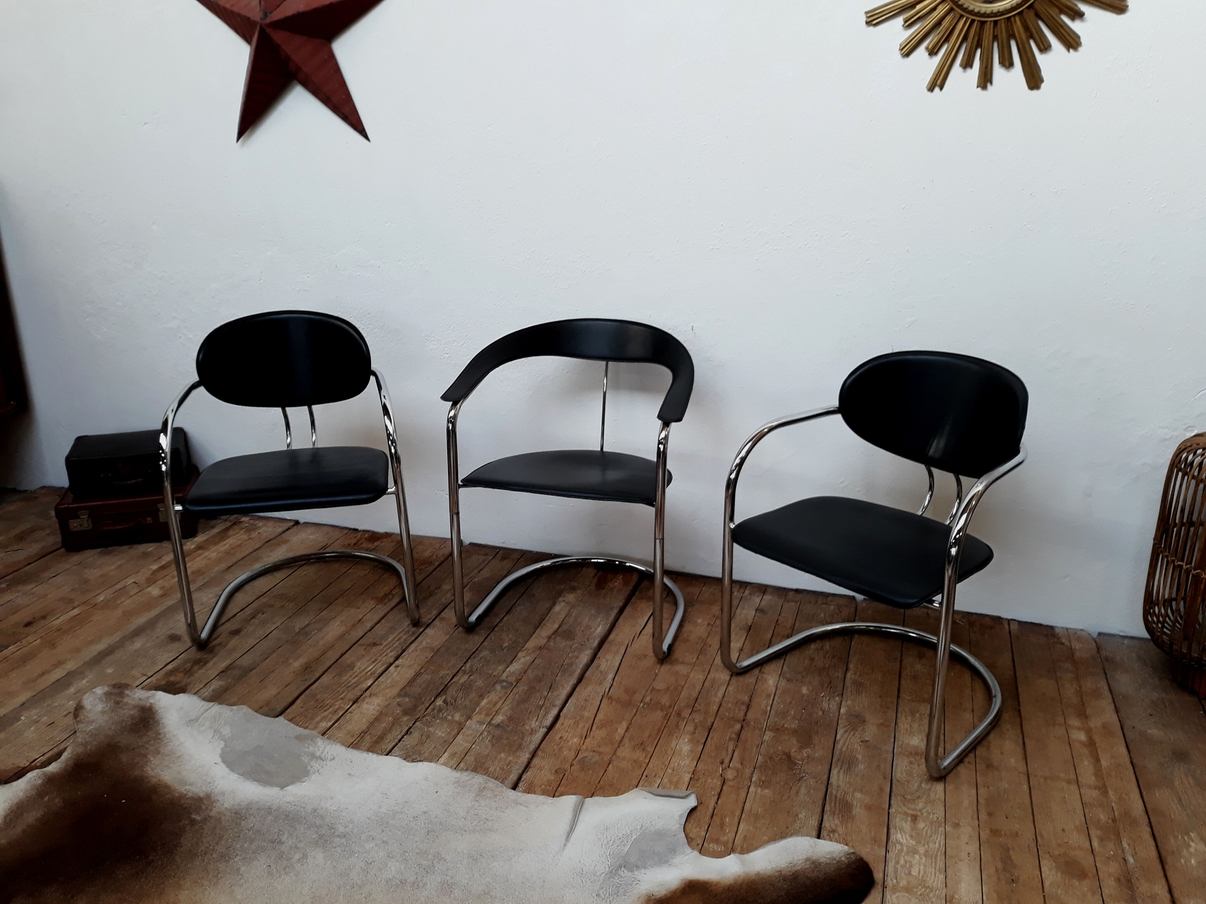 2 armchairs vintage chromed metal and Italian design leather