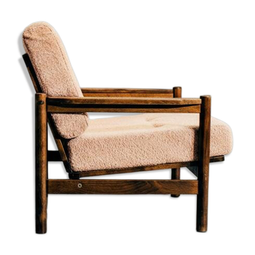 Vintage Scandinavian armchair – dark oak & powder cushions