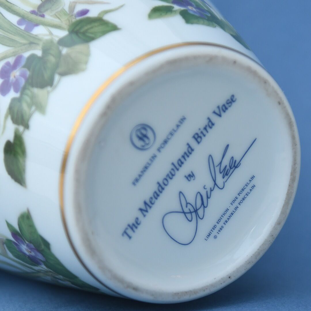 FRANKLIN Porcelain Bird Decorated Vase