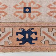 Tapis persan bleu marine et crème