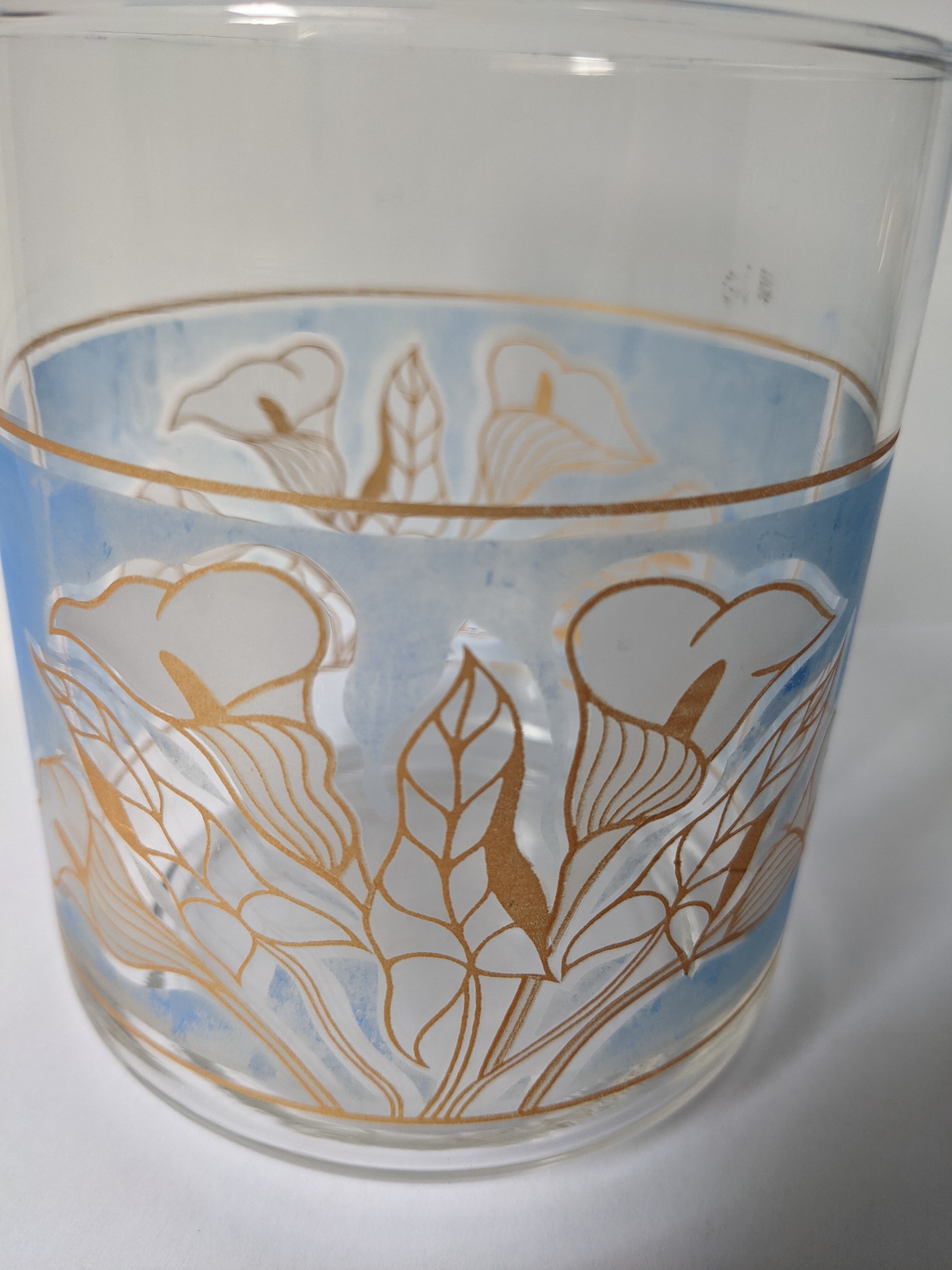 Wide vase decoration of white blue and gold lilies from decover italy - h: 12cm