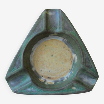 Triangular art-deco ashtray in flamed sandstone