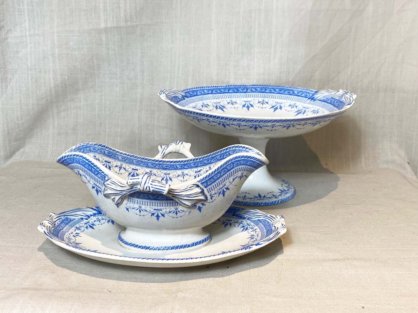 Ensemble B&Cie, Creil and Montereau, saucier with standing cup