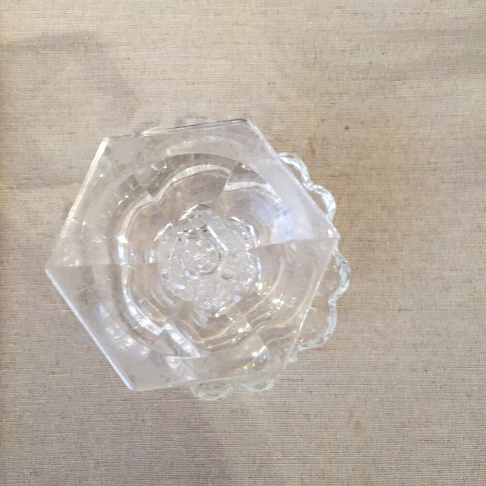 FIG TREE OR SMALL EMPTY PALM-SHAPED GLASS POCKET