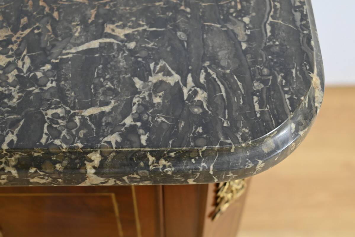 Rare mahogany commode, Louis XVI period – 2nd half of the 18th century.