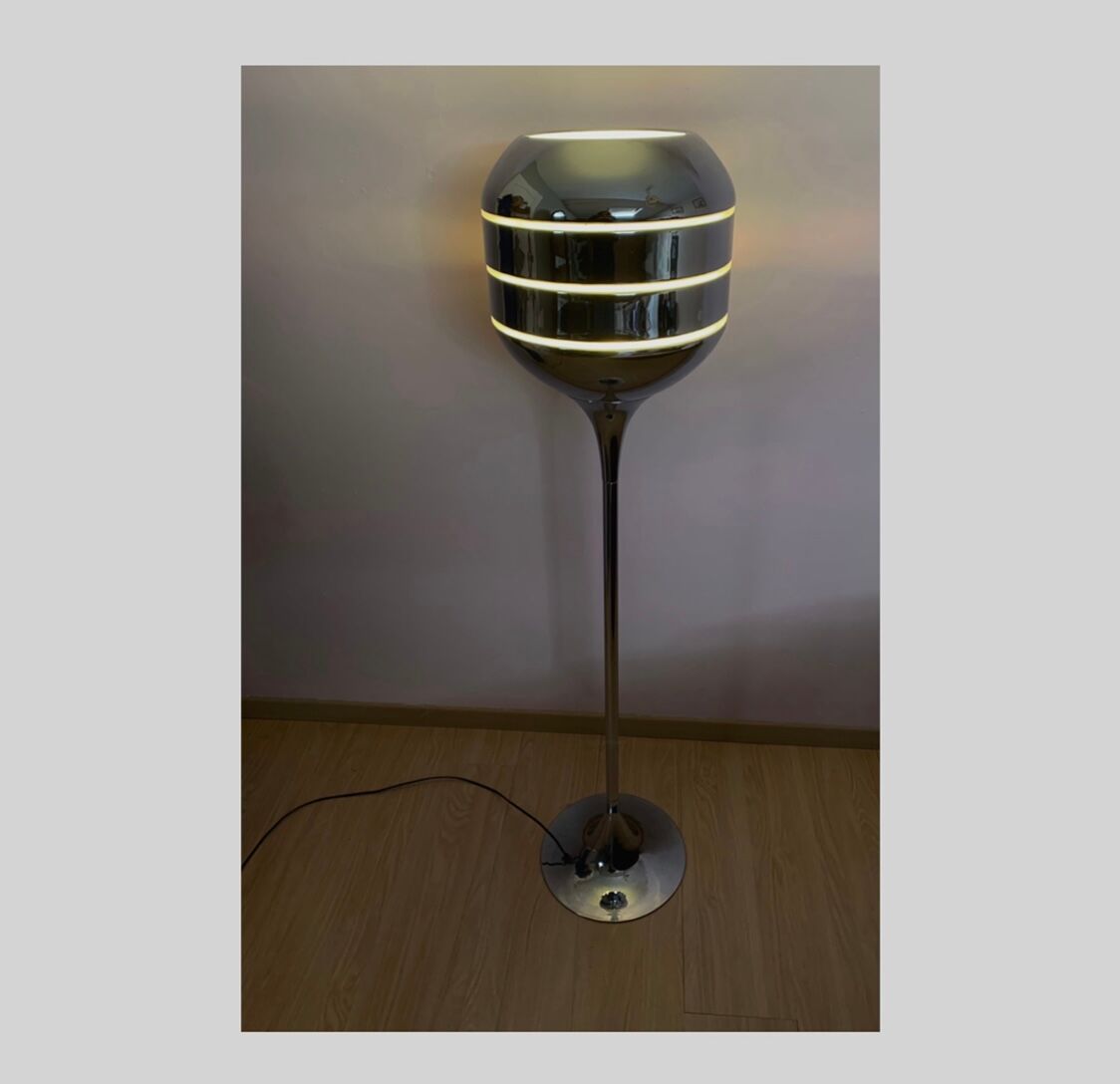 Lampadaire space age , acier chromé