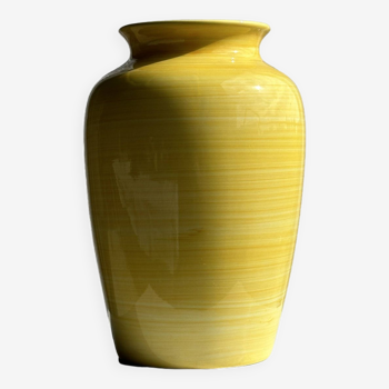 Large yellow vase from the 90s