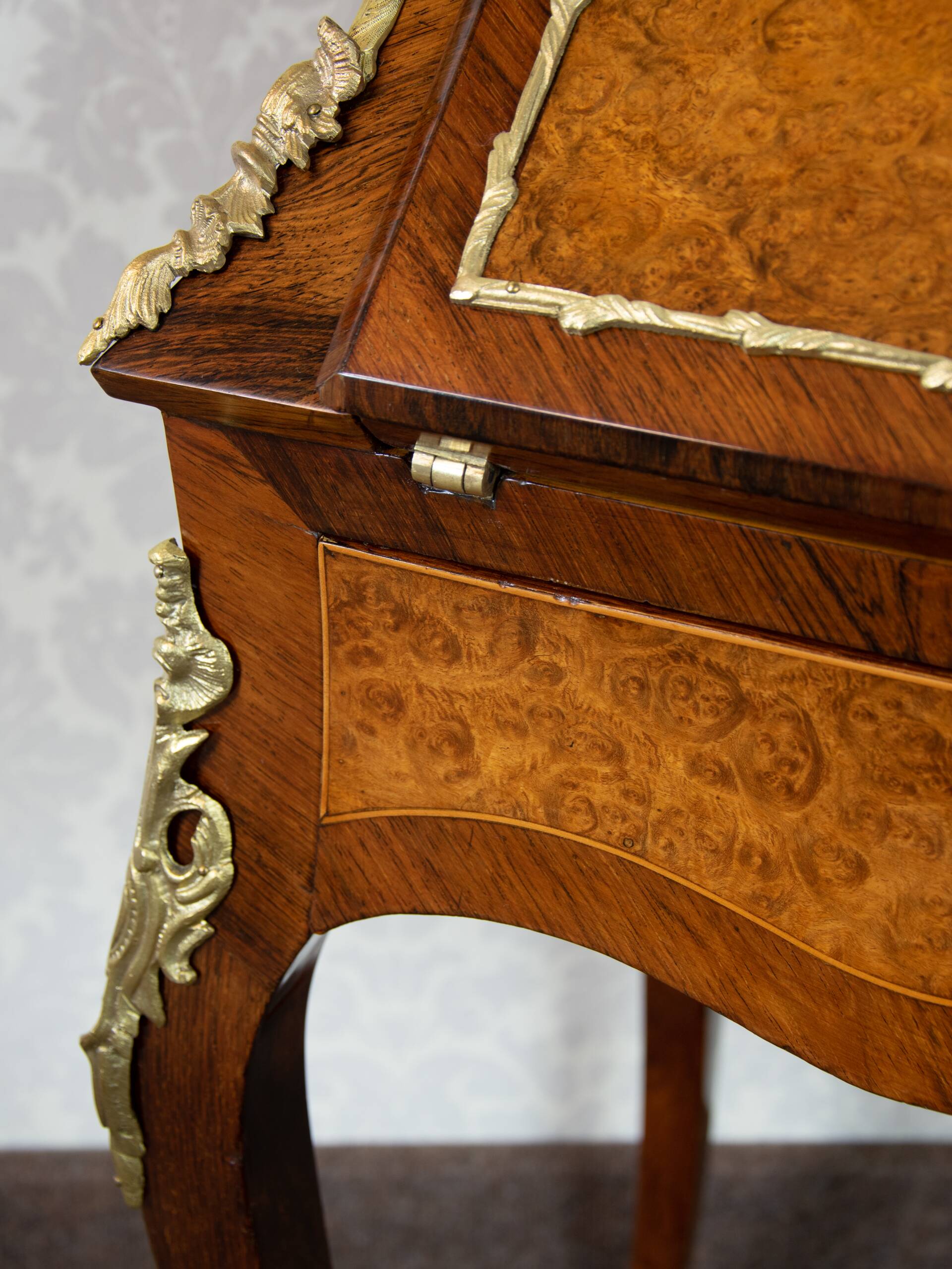 Secretary Bonheur du Jour Louis XV in rosewood and walnut 1870-1900