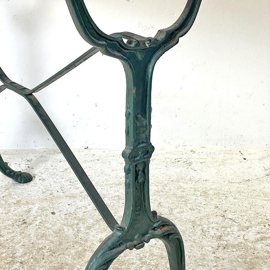 Vintage bistro table 50's