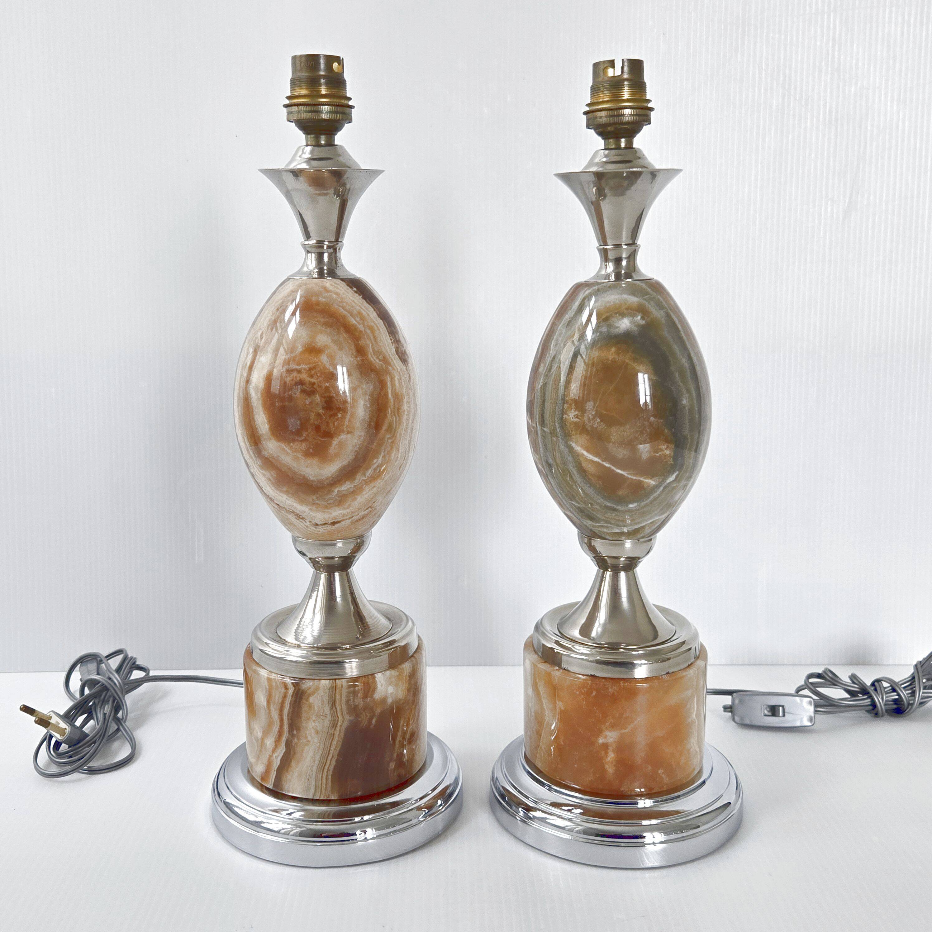 Paire de lampes oeuf vintage 1970