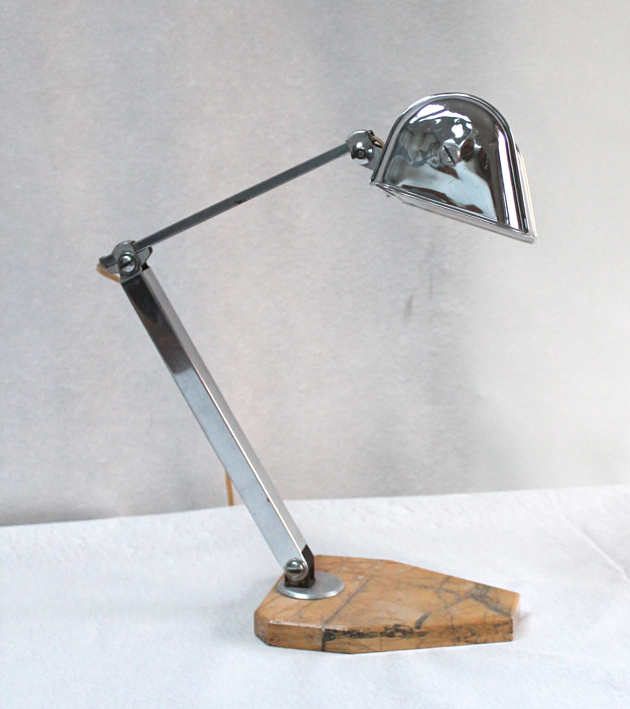Marble pedestal desk lamp