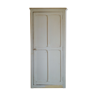 Armoire parisienne en bois