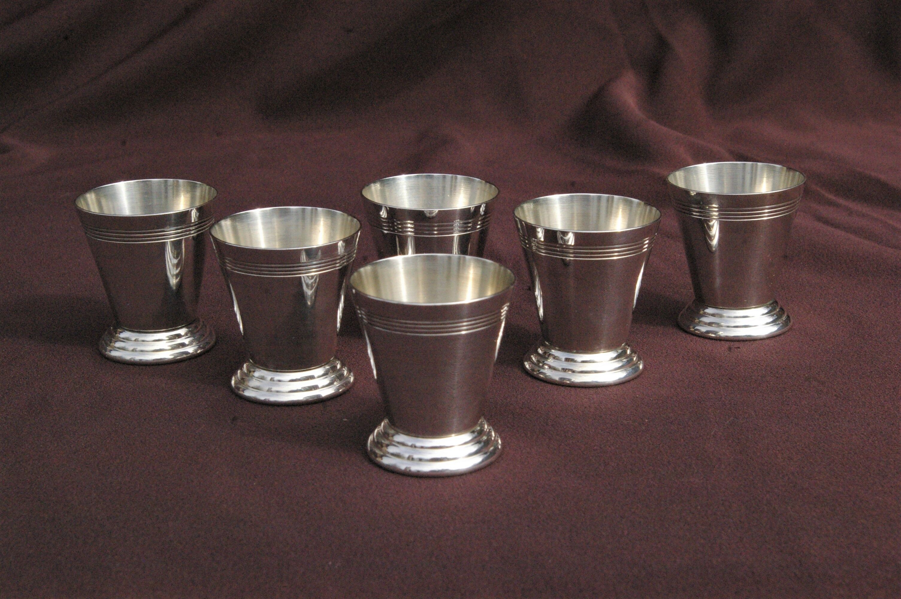 Set 6 coquetiers or Art Deco liquor cups in silver metal