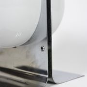 Lampe de table en métal poli et opaline, années 1970