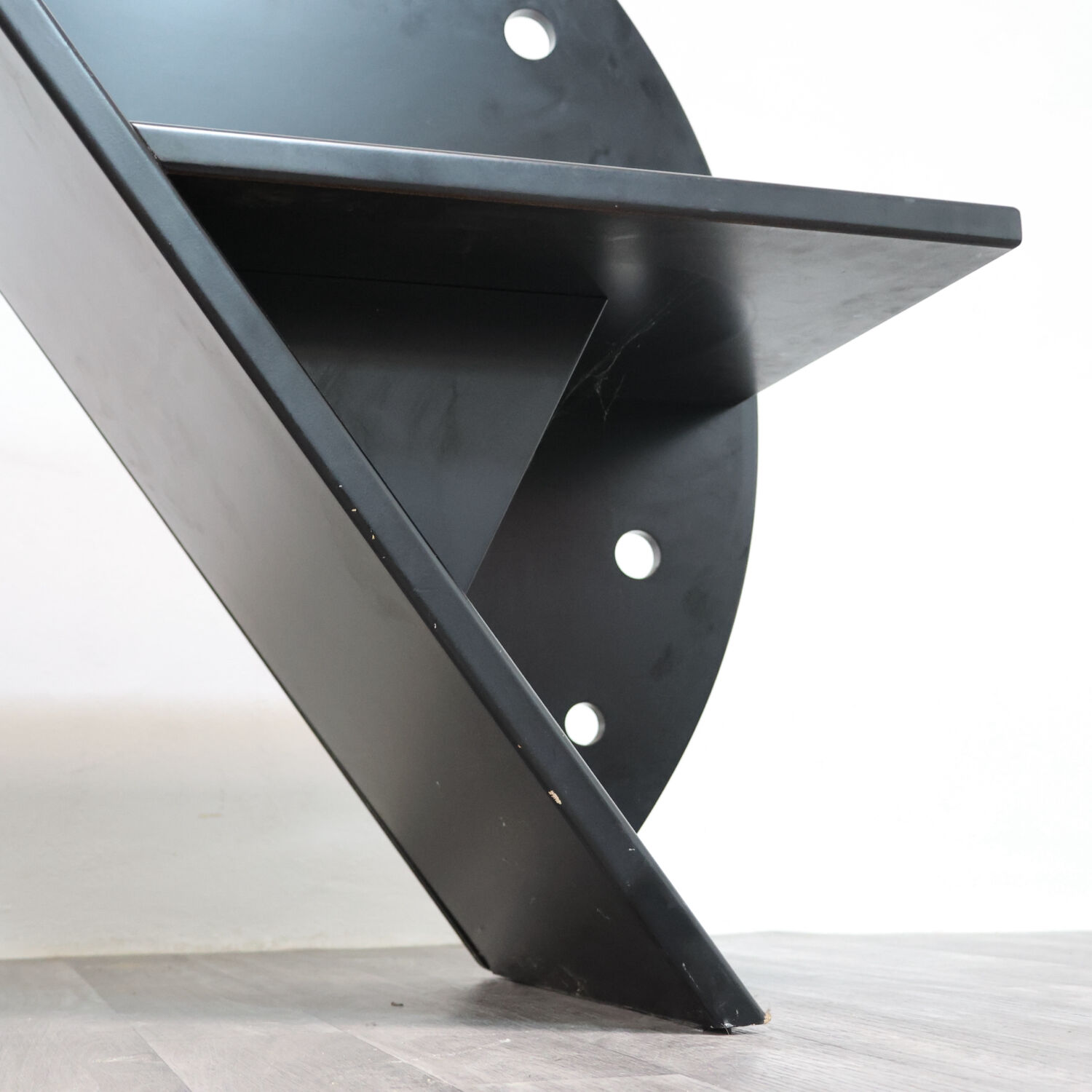 Paolo Pallucco Attr. Panchetta Con Tavolino E Portariviste Postmoderno