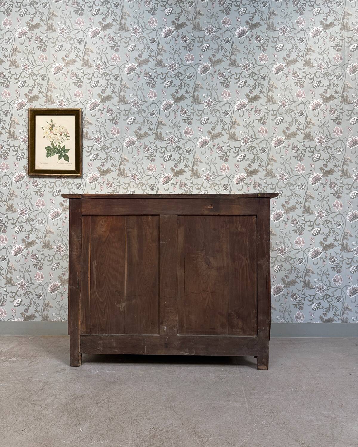 Antique walnut chest of drawers (renovated)