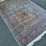 Tapis persan en soie noué à la main