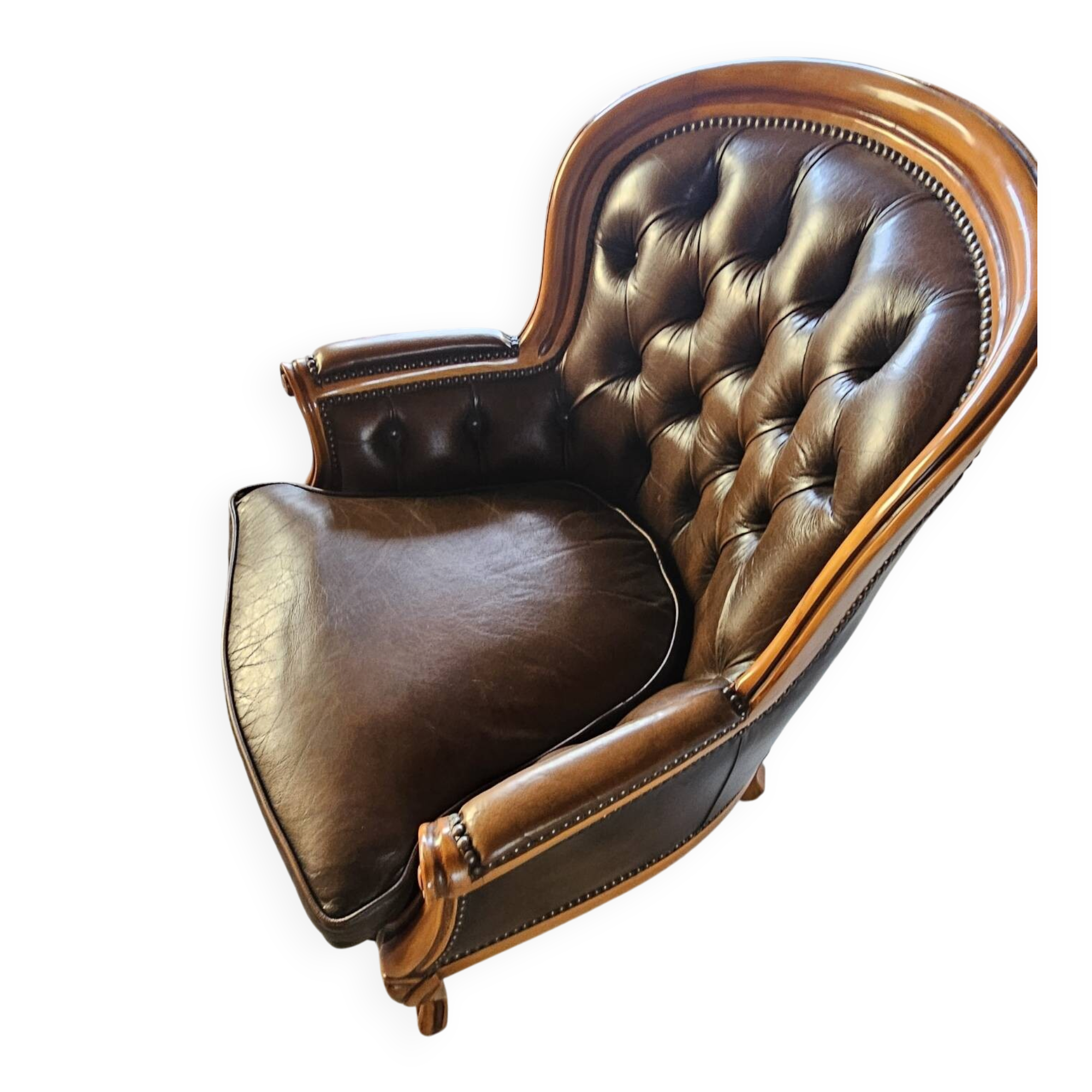 Pair of vintage Chesterfield club armchairs in brown tufted leather –