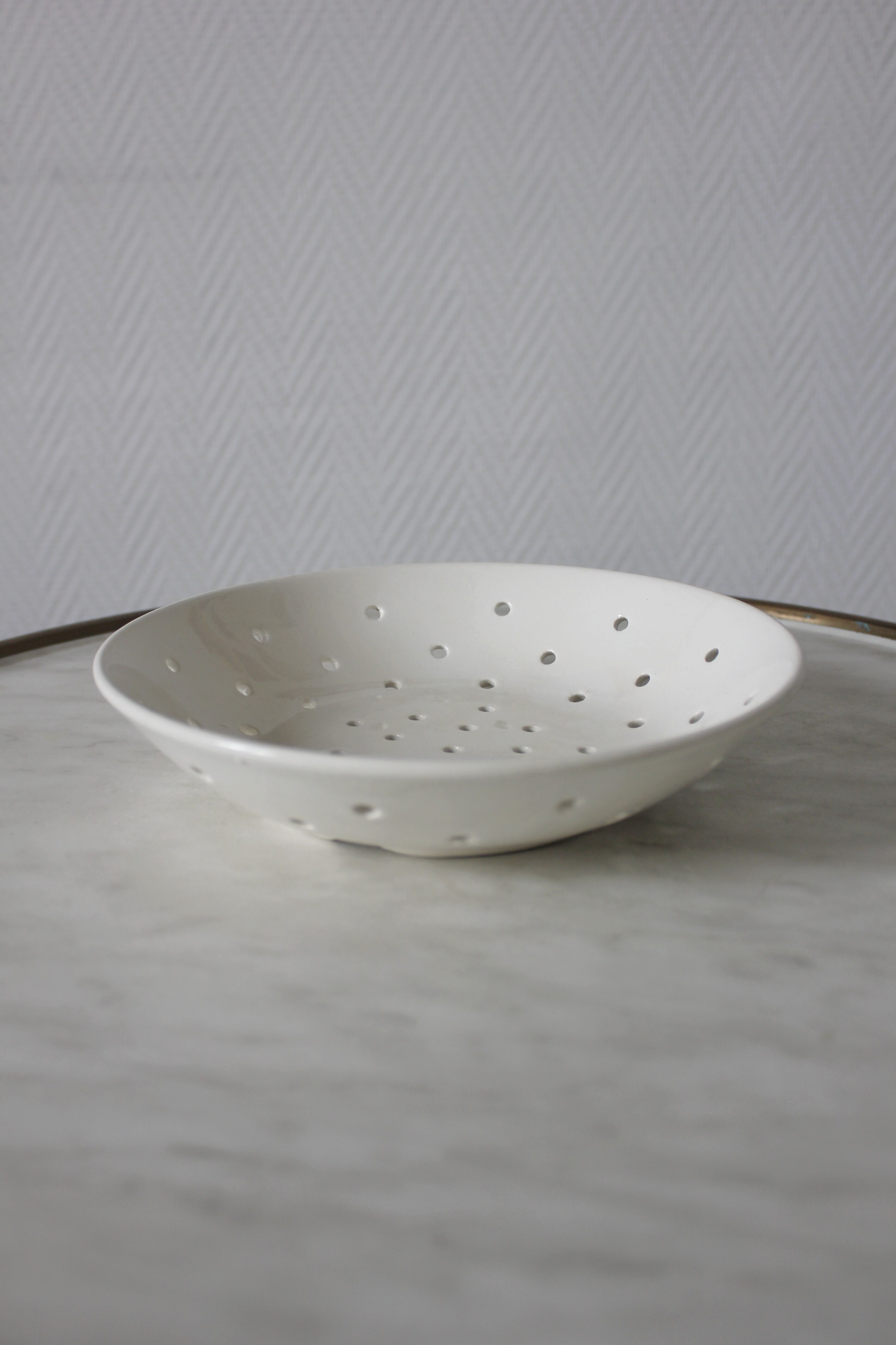 Digoin Sarreguemines earthenware drainer plate