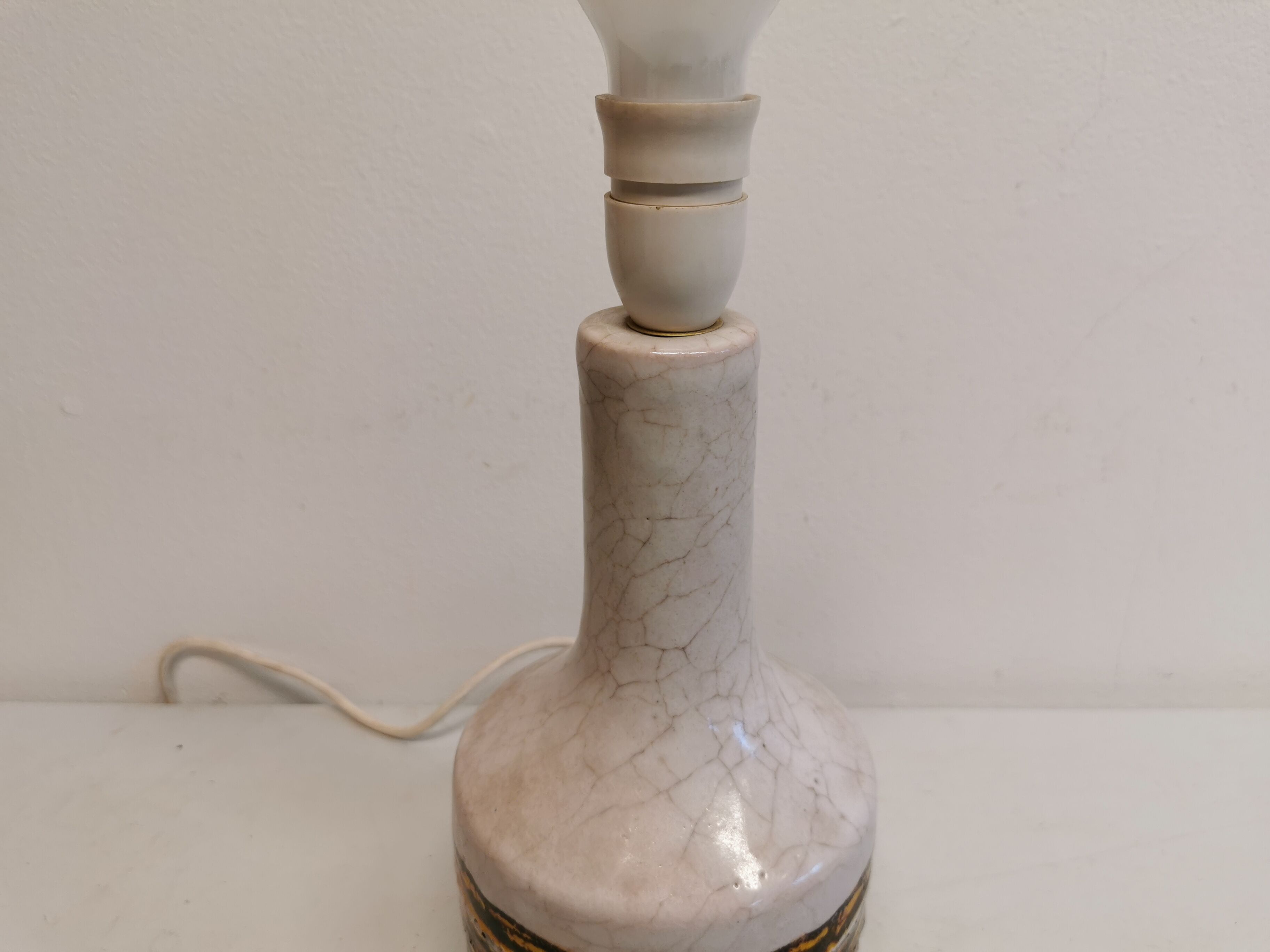 Italian table lamp in beautiful cracked glaze. estimated 1960s