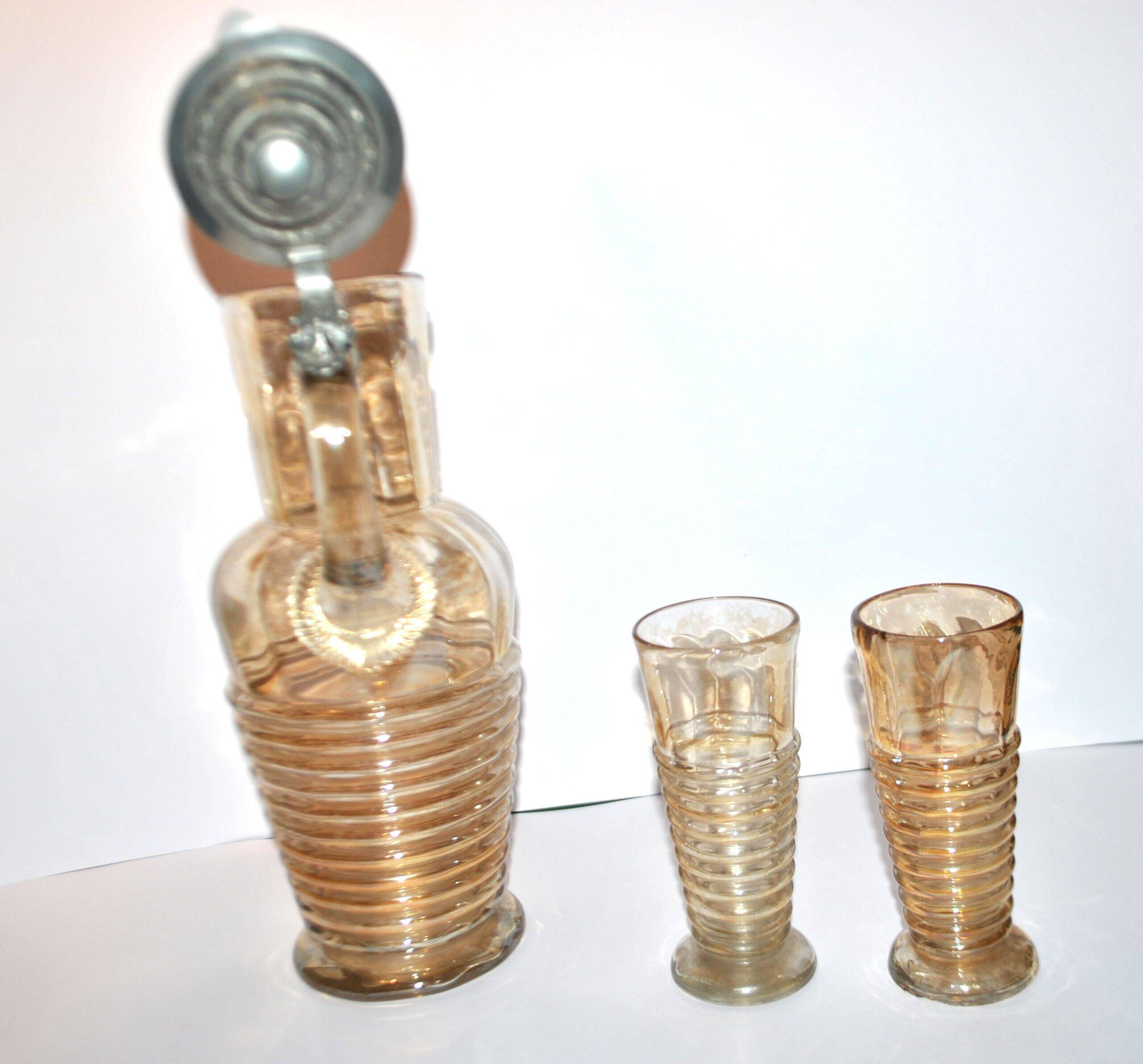 Theresienthal ? Broc bière aiguière et verres chope en verre irisé Bohème ou Allemagne