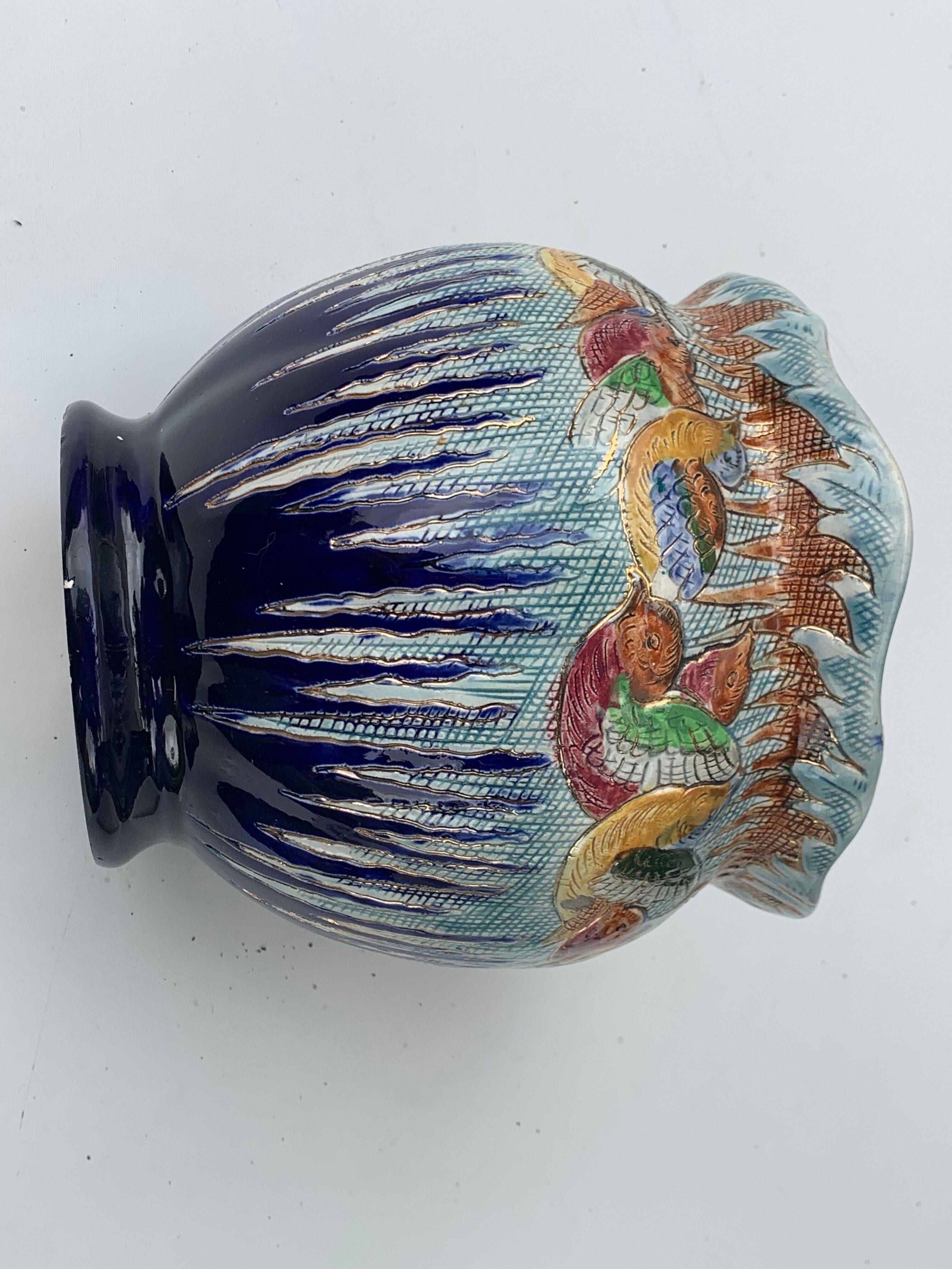 Art deco pot cache birds in old glazed ceramic