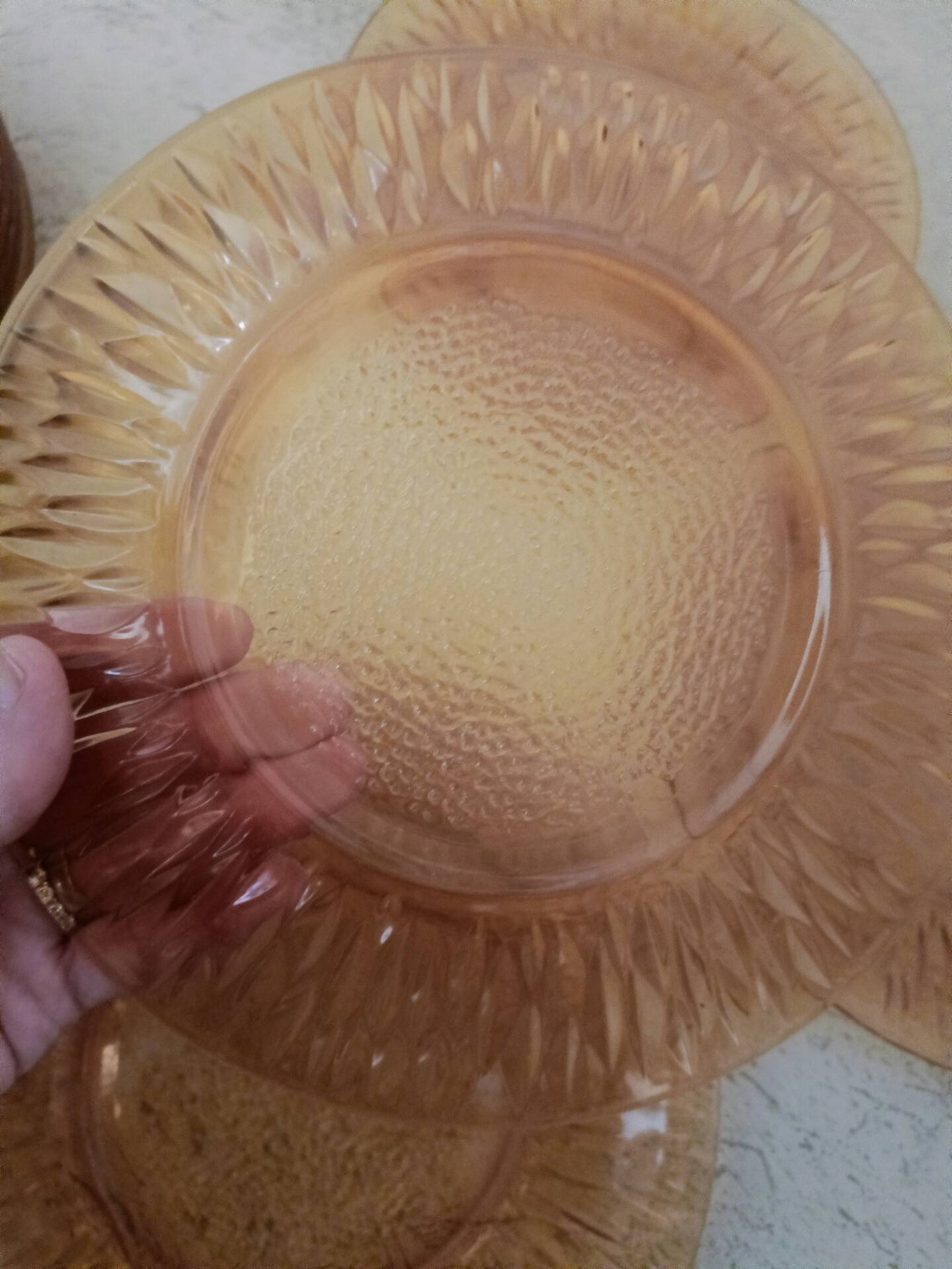Twelve amber sunflower plates Vereco
