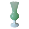 Vase en opaline vert pastel et blanc