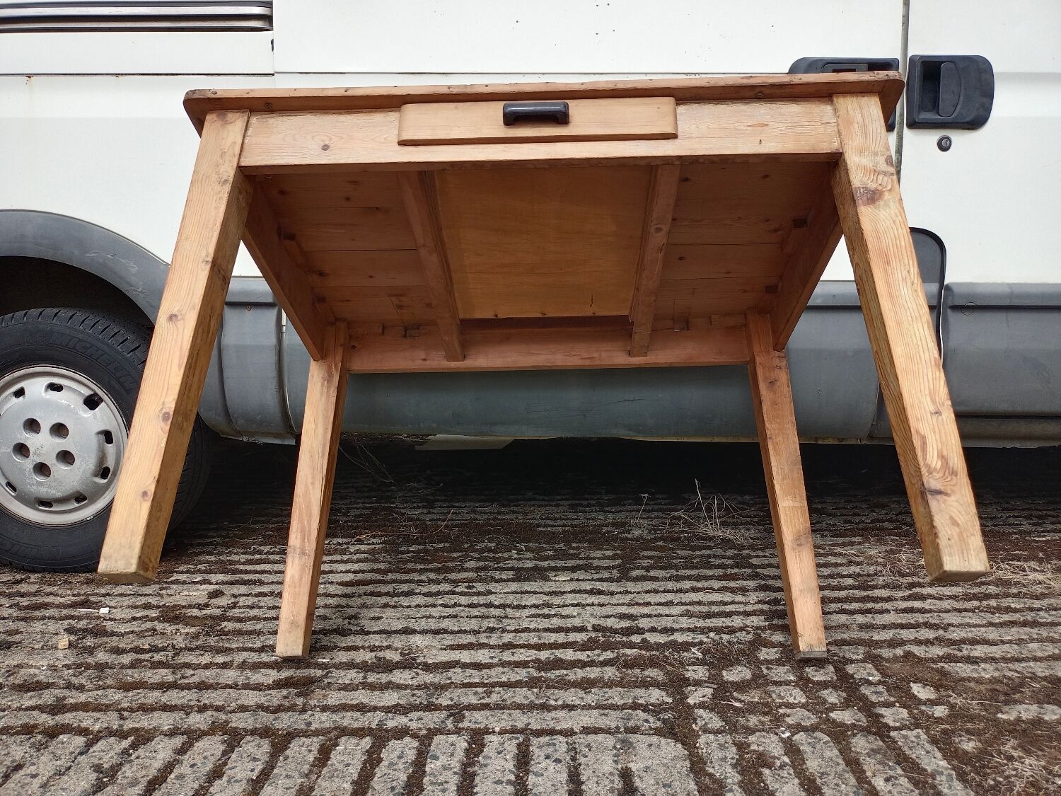 Raw desk table