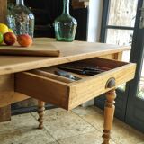 Table de drapier en chêne massif doré 230x73cm deux tiroirs