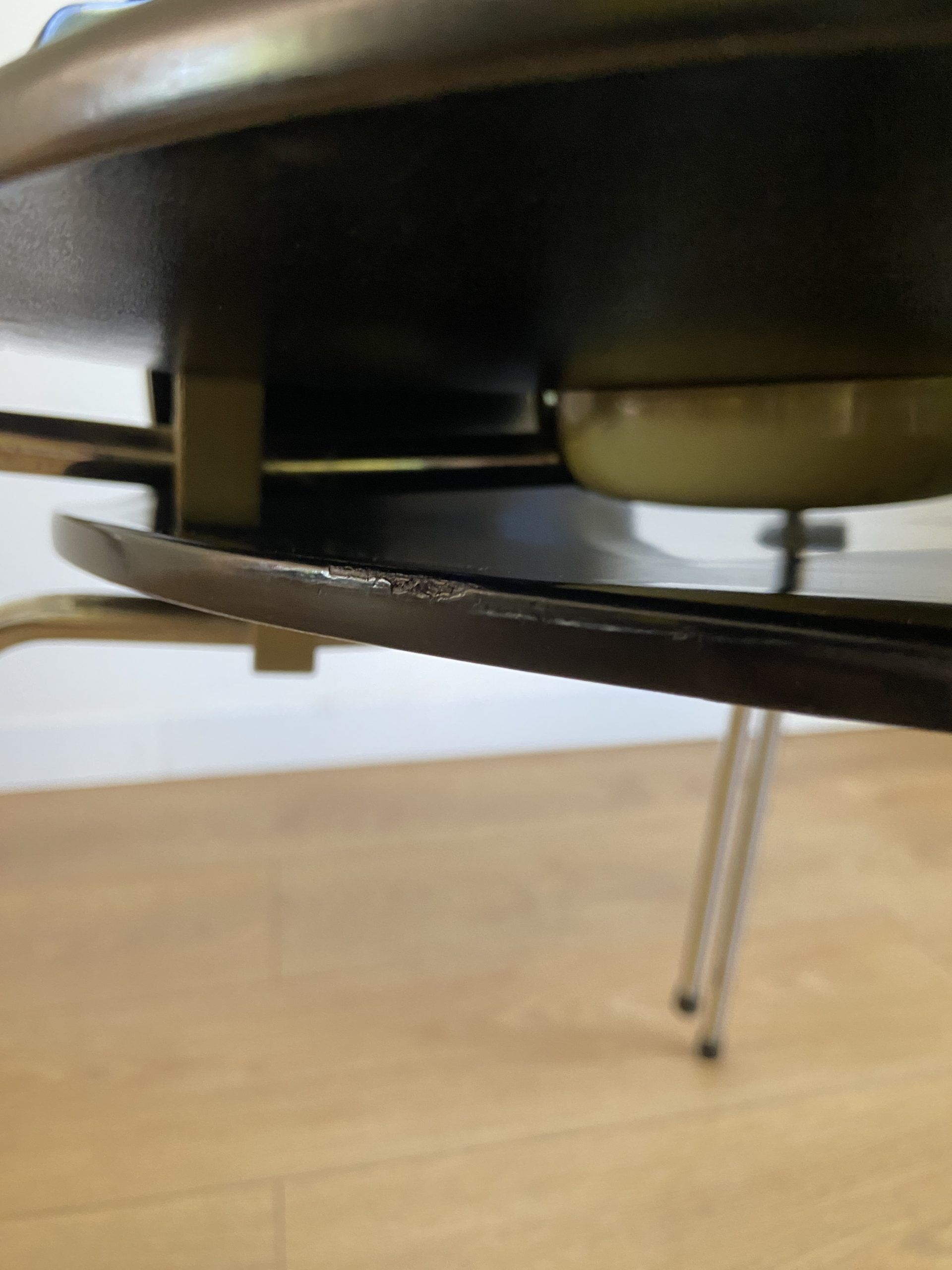 Pair of black chairs ant tripod model 3100 "the ant" by Arne Jacobsen edition Fritz Hansen
