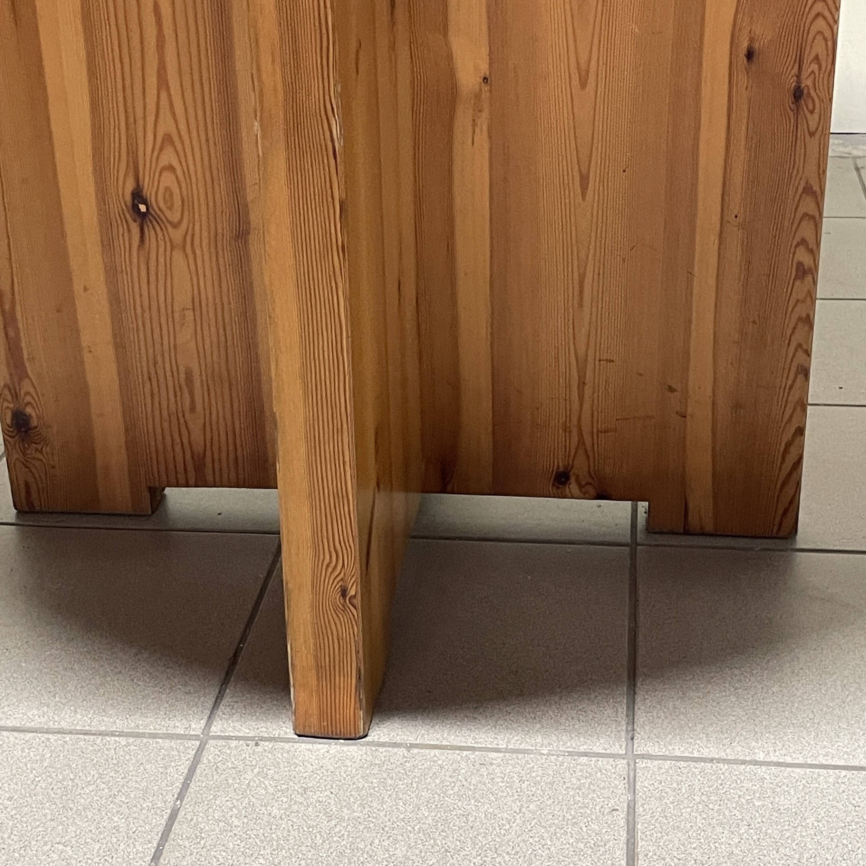 1970s round dining table in larch