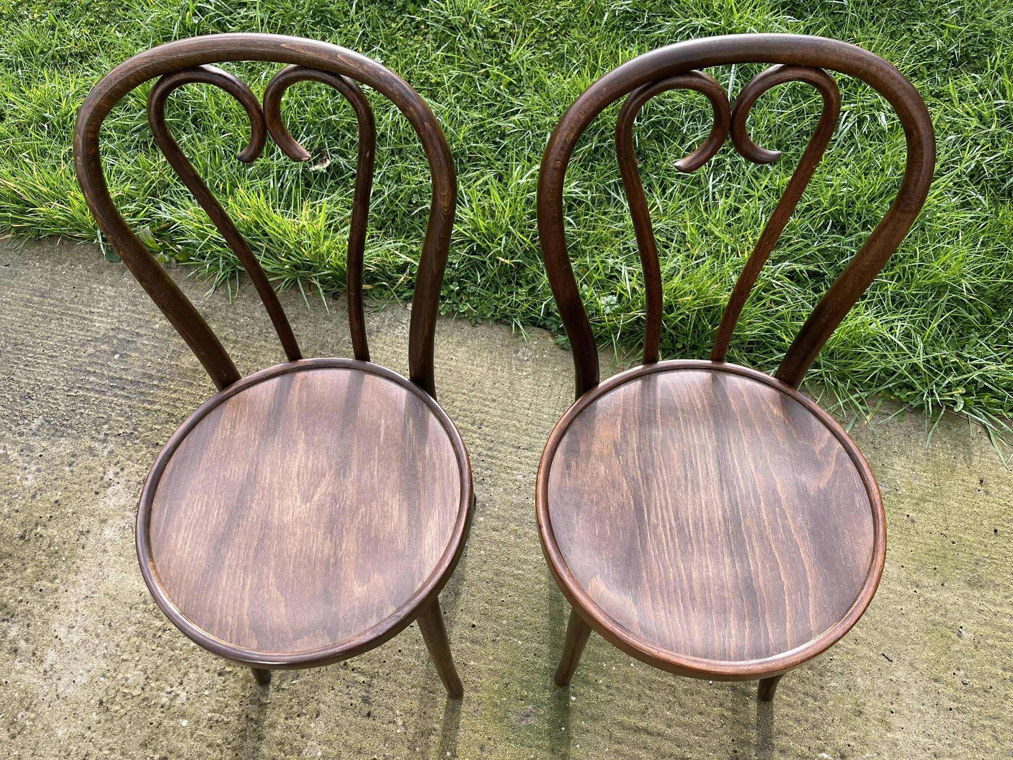Paire de chaise bistrot en bois courbé Thonet