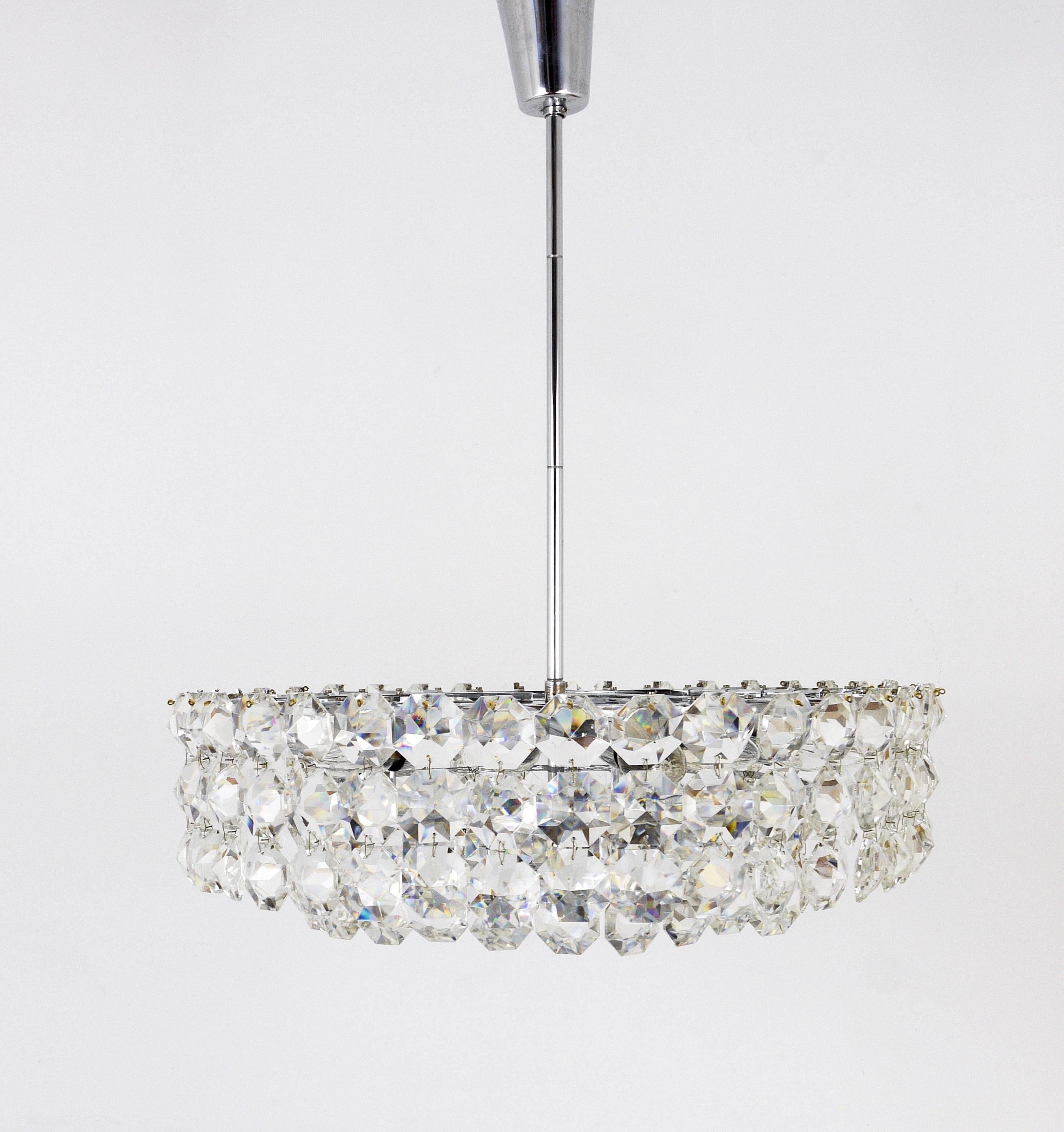 Grand lustre en laiton nickelé Bakalowits avec cristaux en diamant, Autriche, 1950