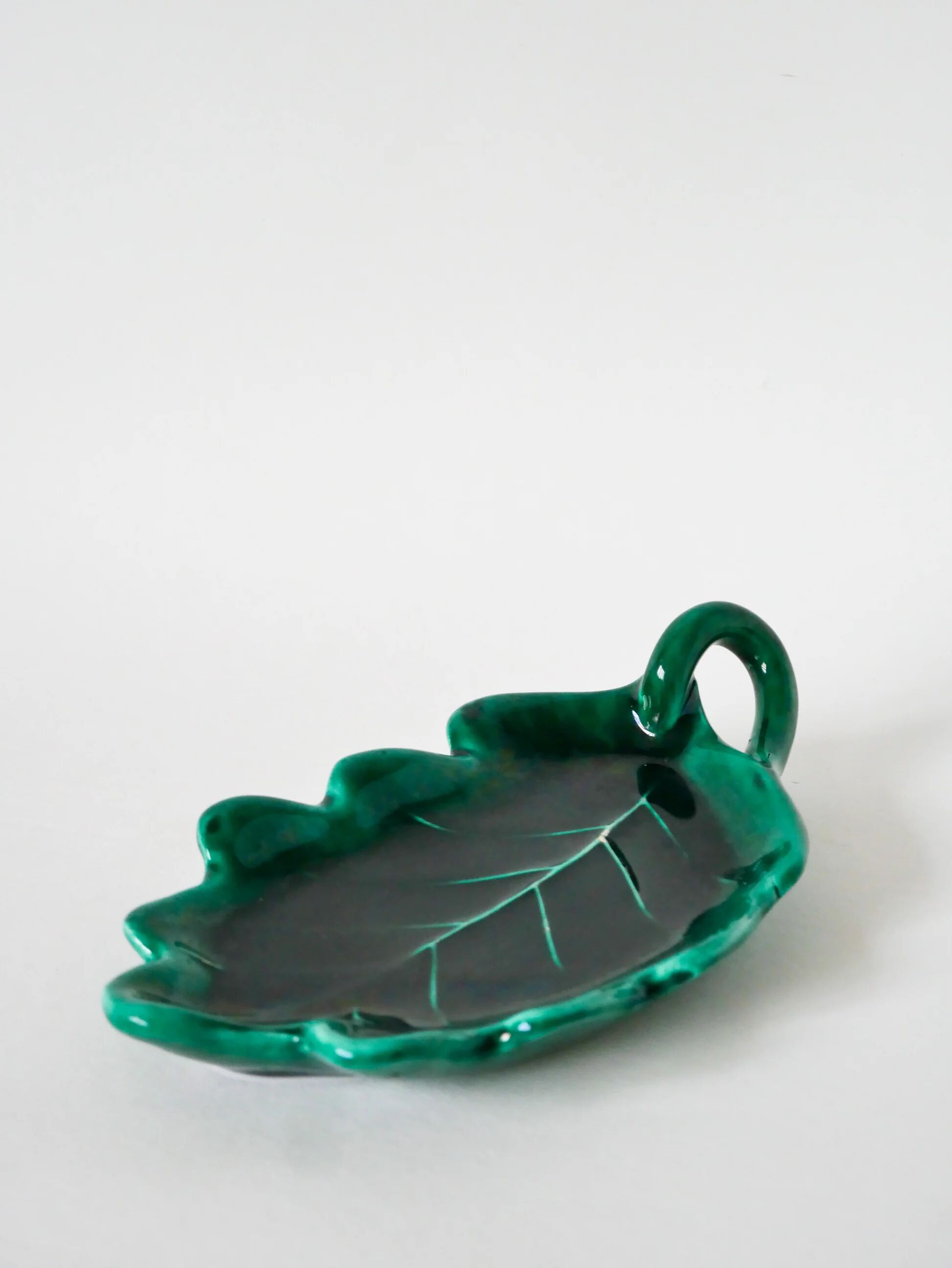 Large earthenware catchall, "Leaf" model, green, design, 1970.